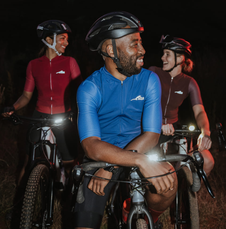 Man wearing First Ascent's nube cycling jersey